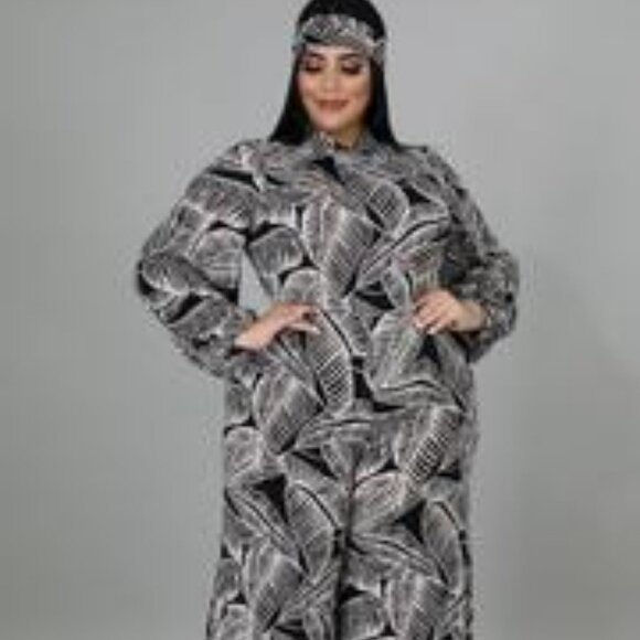 Plus size jumpsuit - Picture 2 of 7